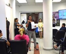 Na sede descentralizada da Defensoria no Boqueirão, a fala foi das defensoras Ana Caroline Teixeira e Patricia Mendes, além da assistente social Gabriele Bahr.