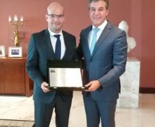 Entrega homenagem Governador Beto Richa