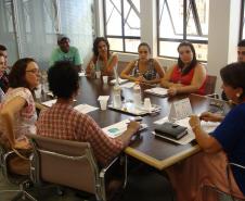 Participaram da reunião Leonildo José Monteiro Filho, representante do Movimento Nacional da População de Rua; Adriana Correa, professora do Núcleo de Práticas Jurídicas da UFPR; Eliane Betiato, assistente social da Casa de Acolhida São José; Flávia Scalsavara, assistente social do Centro Estadual de Defesa dos Direitos Humanos da População em Situação de Rua; Santa de Souza, ouvidora da DPPR; a defensora pública-geral Josiane Lupion, o subdefensor público-geral André Ribeiro Giamberardino