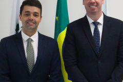 Imagem com foto dos defensores públicos do Paraná André Ribeiro Giamberardino e Matheus Munhoz.