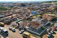 Imagem aérea mostra o estrago causado pelo tornado em Rio Bonito do Iguaçu. 