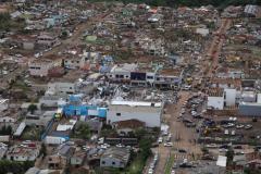 Foto aérea mostra o estrago causado pelo tornado em Rio Bonito do Iguaçu. 
