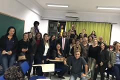 Alunos e alunas da FIC junto com o dr. Wisley Rodrigo dos Santos.