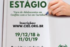 Na imagem vemos uma mão segurando uma canete muito próxima a uma folha de papel, como se estivesse prestes a escrever algo. No canto inferior direito vemos a logo da DPPR, na parte superior e meio da imagem temos informações sobre a vaga.