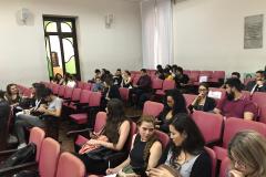 Alunos da Universidade Positivo e Universidade Federal do Paraná presentes na primeira etapa para o mutirão.