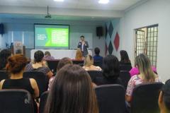 O defensor público dr. Bruno Müller, ministrando a palestra “A Execução das Medidas Socioeducativas em Tempos de SINASE”.