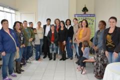 Famílias recebem orientação sobre interdição de pessoa com deficiência.