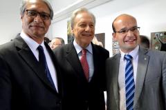 O defensor público-geral do Paraná, Sérgio Roberto Rodrigues Parigot de Souza, o presidente do STF, Ricardo Lewandowski, e o subdefensor público-geral do estado, Eduardo Abraão, durante cerimônia no TJPR.