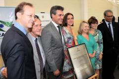 O governador Beto Richa, ao centro, inaugurou na terça-feira (23) o Centro de Socioeducação de São José dos Pinhais. Entre as autoridades presentes estava o defensor público-geral do Paraná, Sérgio Parigot de Souza (à direita da foto).