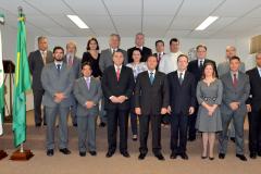 Autoridades presentes durante a assinatura do convênio que possibilita a instalação de seções eleitorais em unidades prisionais e para adolescentes infratores do estado.