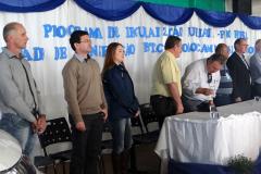 A assessora jurídica Kátia Brüning em meio a outros representantes de instituições que participam do Pró-Rural.