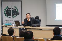 A palestra “Inovações em matéria recursal no NCPC”, conduzida pelo advogado Sandro Kozikoski, doutor em Direito Processual Civil pela UFPR, marcou o fim do I Ciclo de Palestras da DPPR.