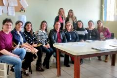 A reunião ocorreu no Abrigo Anjo Gabriel e contou com a presença de representantes de diversas entidades ligadas à rede de proteção à criança e ao adolescente.