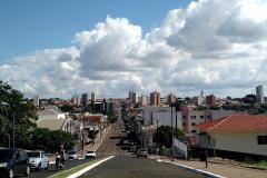 A Defensoria Pública em Cornélio Procópio possui dois defensores públicos, além de um quadro de servidores formado por assistentes jurídicos, psicólogos e técnicos administrativos, além de estagiários. As áreas do Direito atendidas são: Criminal, Execução Penal, Infância e Juventude (Cível e Infracional), Família e Sucessões, Cível e Fazenda Pública.