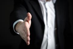 Situações de pensão alimentícia, guarda, divórcio e mesmo a resolução de conflitos simples, como uma disputa entre vizinhos de muro, podem ser equacionadas através de um acordo amigável, construído pelos próprios envolvidos na questão.
