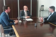 Odefensor público-geral do Estado, Eduardo Abraão e o subdefensor público-geral Matheus Munhoz, com o procurador-geral do Estado Dr. Paulo Rosso.