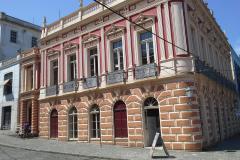 A sede de Paranaguá fica no Palacete Mathias Böhn, centro histórico da cidade