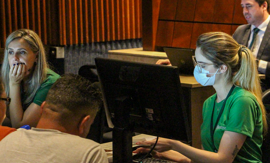 Mutirão “Concilia Paraná” promove 43 acordos na área de Família no 1.º dia de atendimento