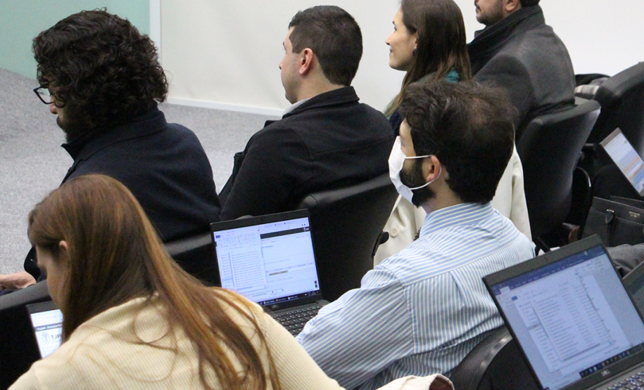 Defensoras e Defensores participam do VI Encontro de Teses da instituição