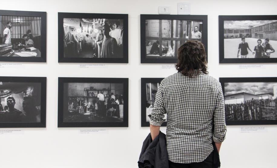 Defensoria inaugura exposição fotográfica "Deste lado do muro", aberta ao público até o dia 19/08