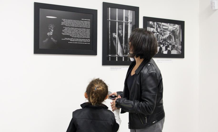 Defensoria inaugura exposição fotográfica "Deste lado do muro", aberta ao público até o dia 19/08
