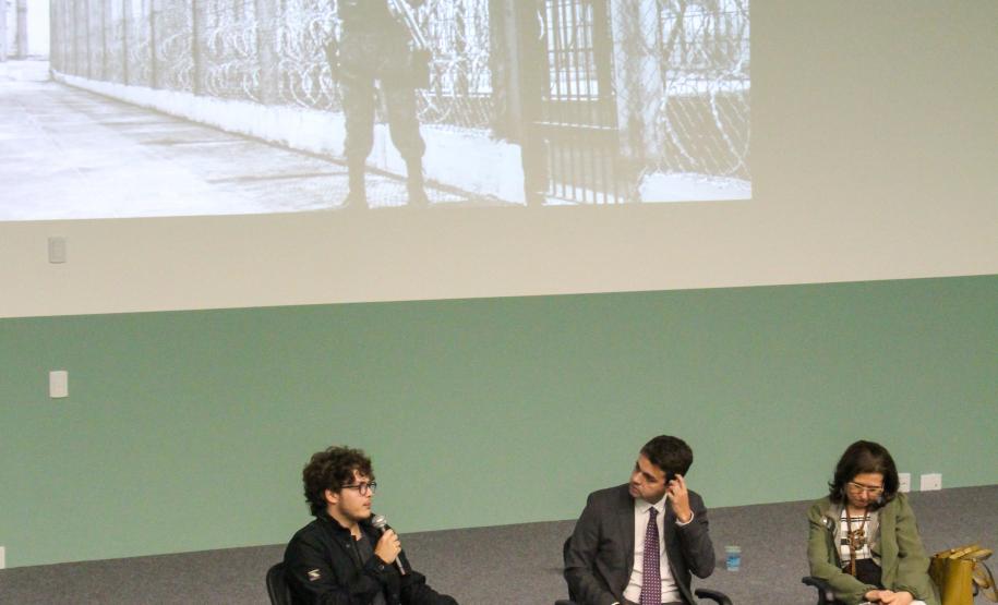 Defensoria inaugura exposição fotográfica "Deste lado do muro", aberta ao público até o dia 19/08