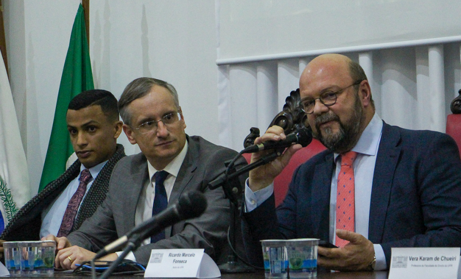Defensoria participa de ato em defesa da democracia e do sistema de justiça na Universidade Federal do Paraná