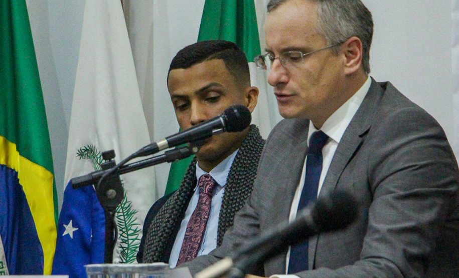 DPE-PR participa de ato em defesa da democracia e do sistema de justiça na Universidade Federal do Paraná