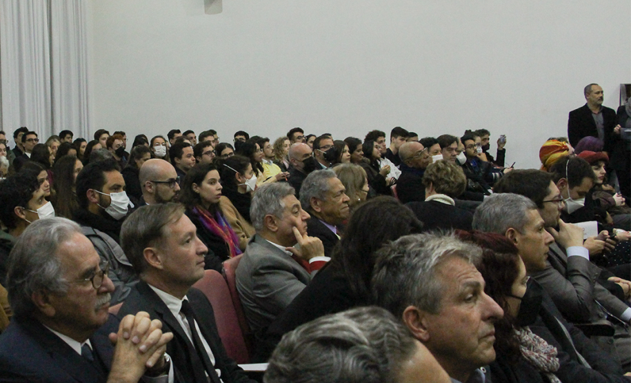 DPE-PR participa de ato em defesa da democracia e do sistema de justiça na Universidade Federal do Paraná