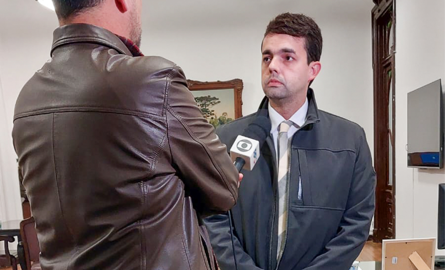 DPE-PR participa de ato em defesa da democracia e do sistema de justiça na Universidade Federal do Paraná