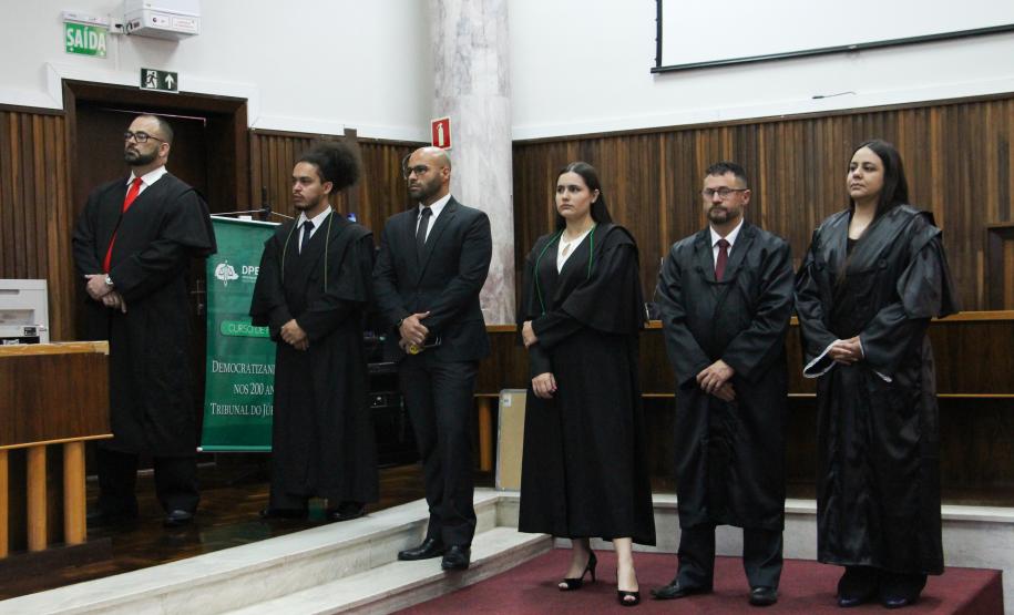 DPE-PR encerra Curso de Formação sobre os 200 anos do Tribunal do Júri com "júri simulado" em Curitiba