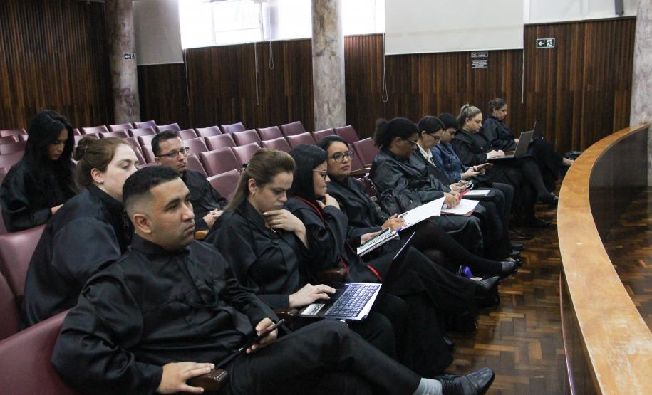 DPE-PR encerra Curso de Formação sobre os 200 anos do Tribunal do Júri com "júri simulado" em Curitiba