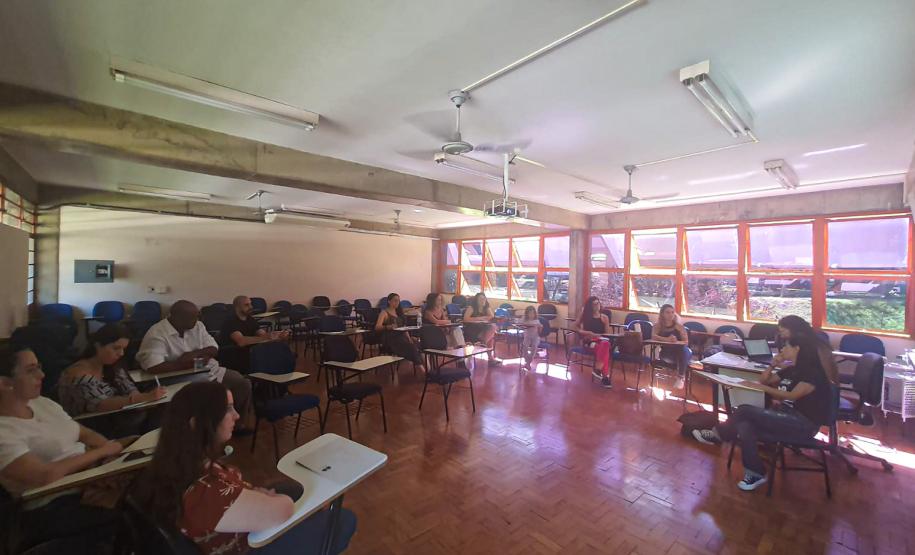 Imagem da mesma oficina vista por outro ângulo.