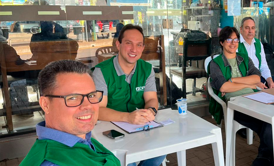 Imagem que mostra a equipe da Defensoria Pública da União.