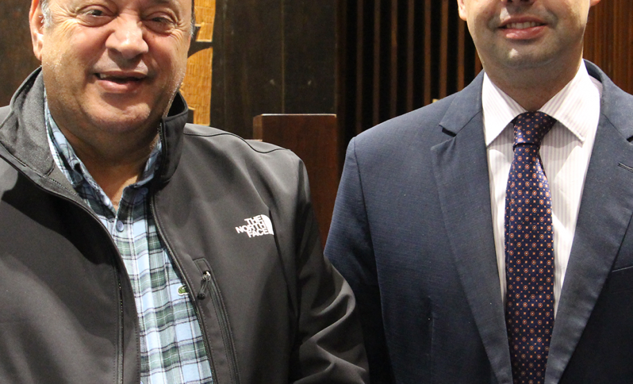 Imagem com foto do Defensor Público-Geral do Paraná, André Ribeiro Giamberardino, e do deputado estadual do Paraná Hussein Bakri.