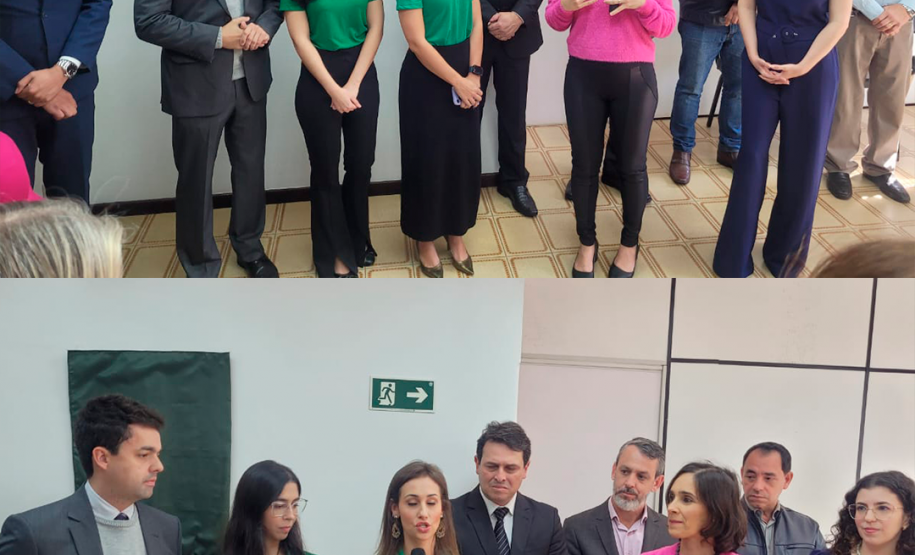 Imagem das Defensoras Aline Bastos e Renata Miranda discursando durante a cerimônia de inauguração.