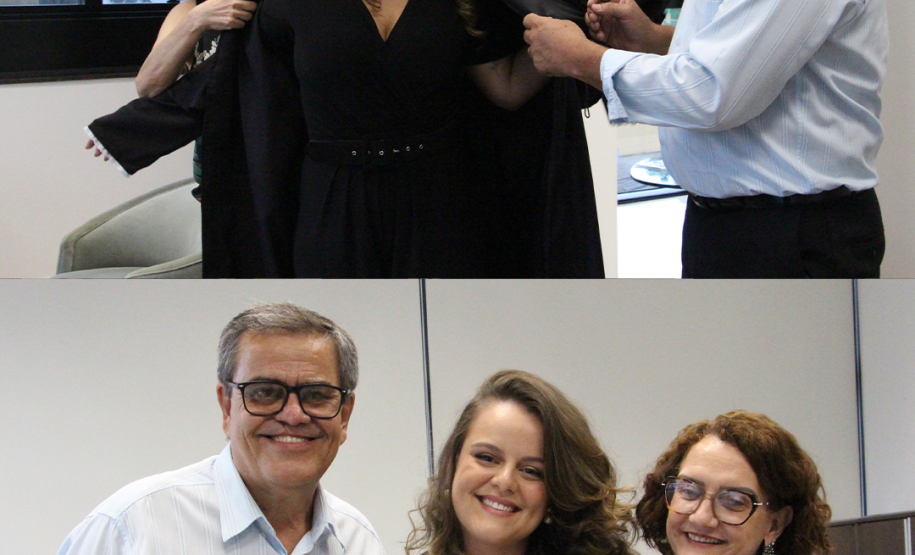 Imagem que mostra dois momentos: a nova defensora pública, Gabriela Vizel Gomes, abraçada com seu pai e sua mãe e os dois vestindo a beca na filha.