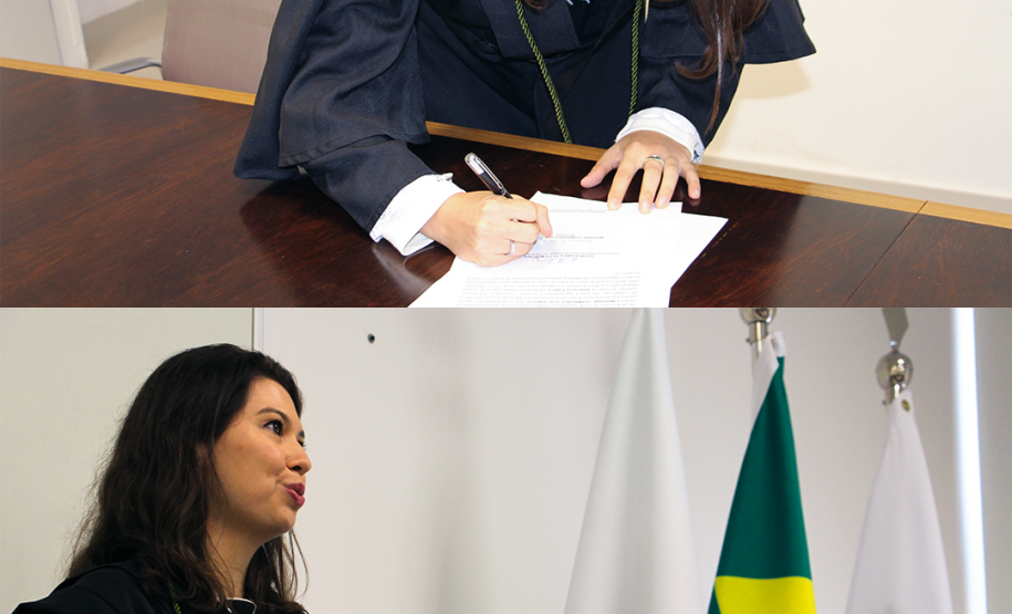 Imagem em formato de colagem, na imagem acima, uma foto retrato da nova Defensora Pública assinando seu termo de exercício como Defensora Pública, na imagem abaixo, mostra ela discursando ao lado de três bandeiras, sendo a primeira uma bandeira do Paraná, a segunda, uma bandeira do Brasil e a terceira sendo a bandeira da Defensoria Pública do Estado do Paraná.