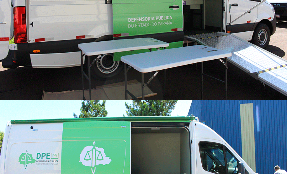 A imagem está dividida em duas partes: a superior mostra a van de porta aberta e com itens como mesas, rampa e toldo à postos. A inferior, mostra a van de porta aberta com os itens guardados no interior.