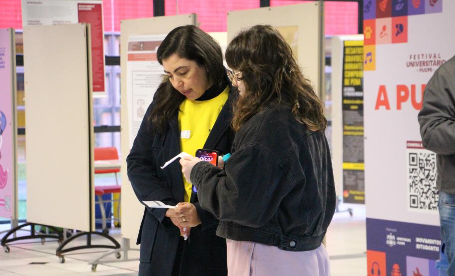 Imagem com foto da primeira fase do V Concurso da DPE-PR.