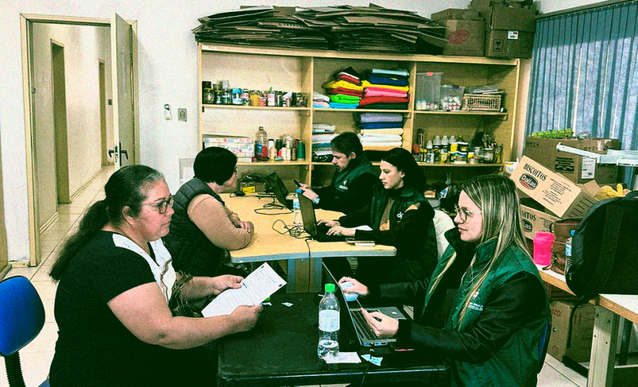 Imagem com fotos da atuação da DPE-PR no Rio Grande do Sul.