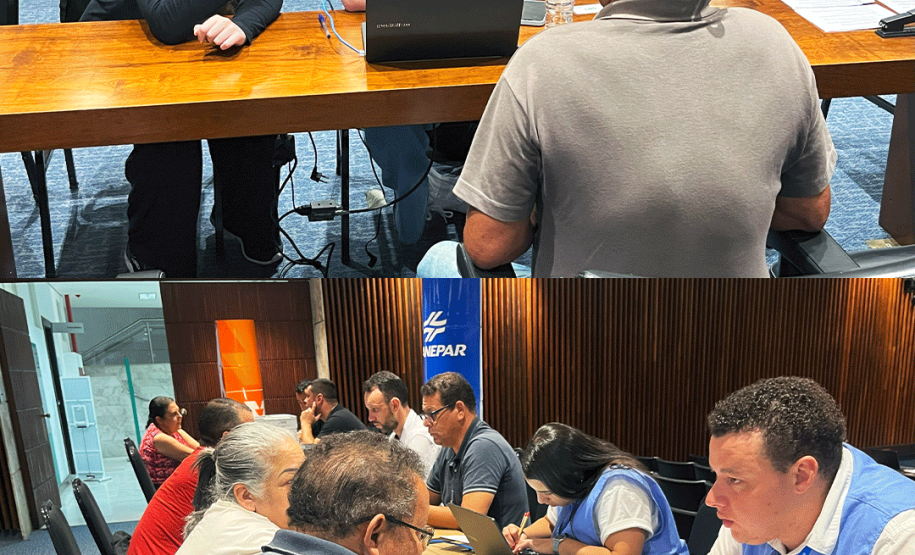 Imagem em formato de colagem entre duas fotos, a primeira, na parte de cima, tem duas moças atendendo um usuário da Defensoria Pública. Na foto de baixo, uma foto da capa onde um atendente conversa com um casal de idosos.