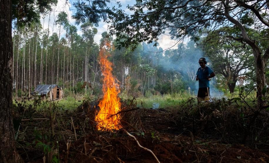 Foto da atuação do NUPIER na aldeia Yvy Okaju, em Guaíra.