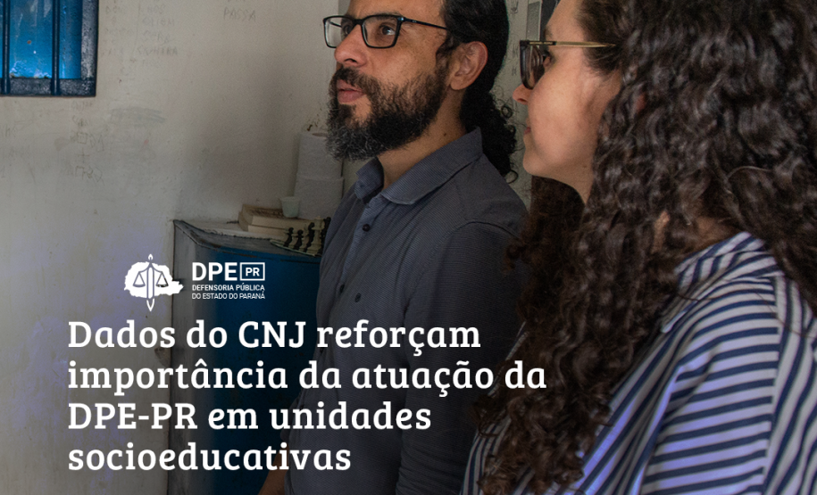 Imagem colorida em que se vê a equipe da DPE-PR em visita a uma unidade socioeducativa.