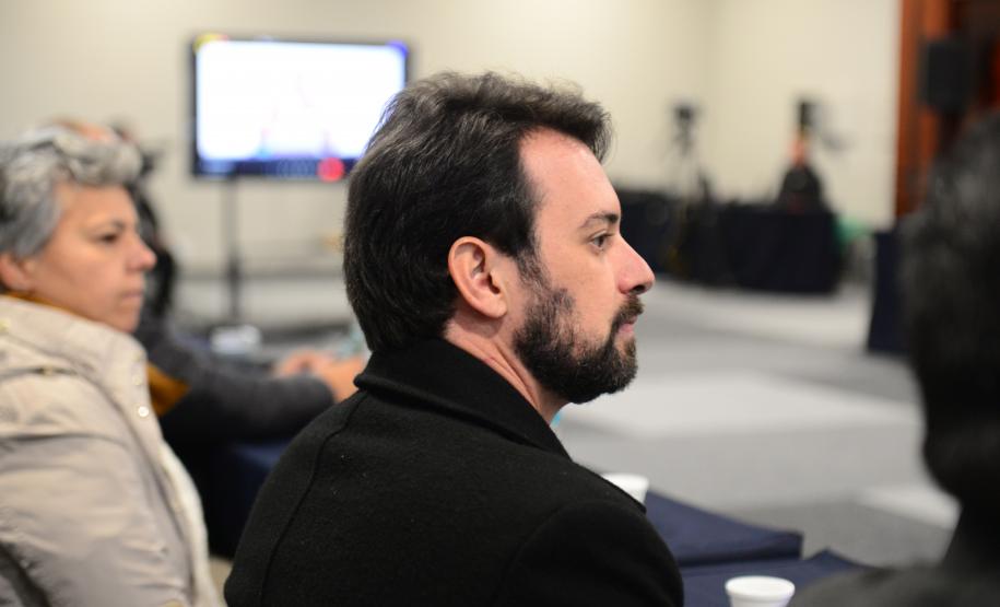 Imagem com foto de cobertura do primeiro dia de atividades do Congresso Nacional de Tecnologia das Defensorias