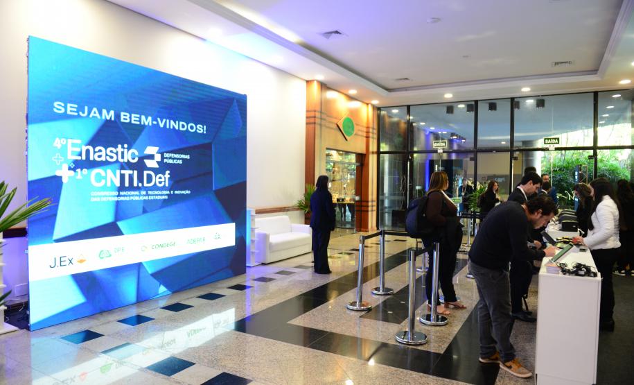 Foto com imagem de cobertura da abertura do 1º Congresso de Tecnologia das Defensorias