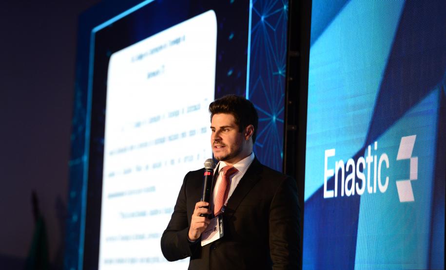 Foto com imagem de cobertura dos paineis do Congresso Nacional de Tecnologia.