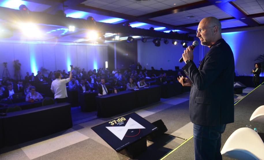 Imagem com foto de cobertura do encerramento do 1º Congresso de Tecnologia das Defensorias