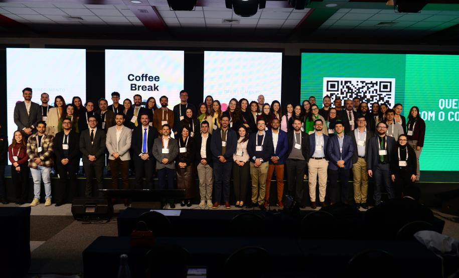 Imagem com foto de cobertura do encerramento do 1º Congresso de Tecnologia das Defensorias