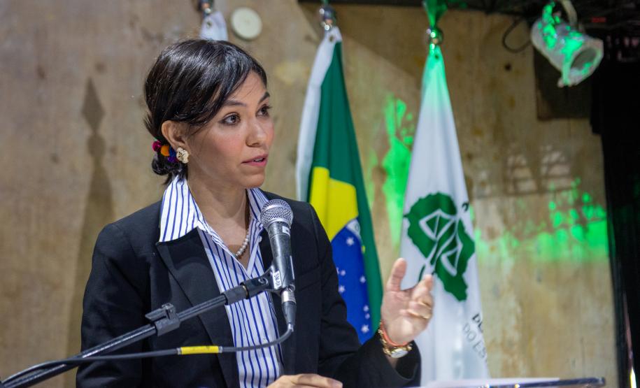 Autoridade discursa durante a cerimônia de posse.